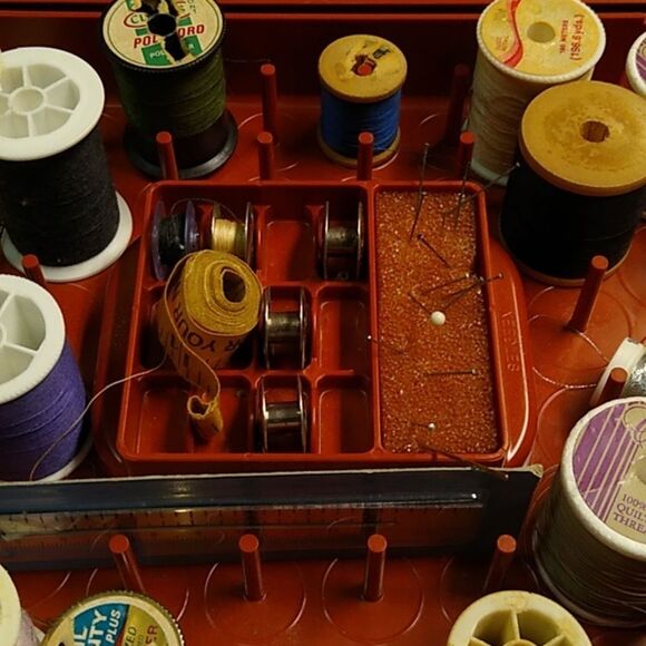 Vibrant Orange Wil-hold Sewing Arts & Crafts Box Cottagecore Grandmacore - Picture 4 of 8